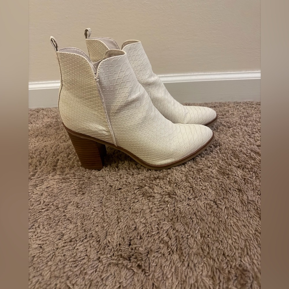 LOWER PRICE - MIA Erik Ivory Python Ankle Boots, Size 8.5M